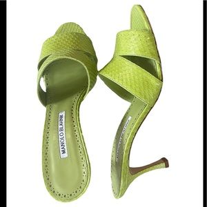 Manolo Blahnik lime green heels Nwt